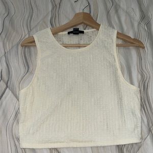Forever 21 tank top with floral patterns cream color look